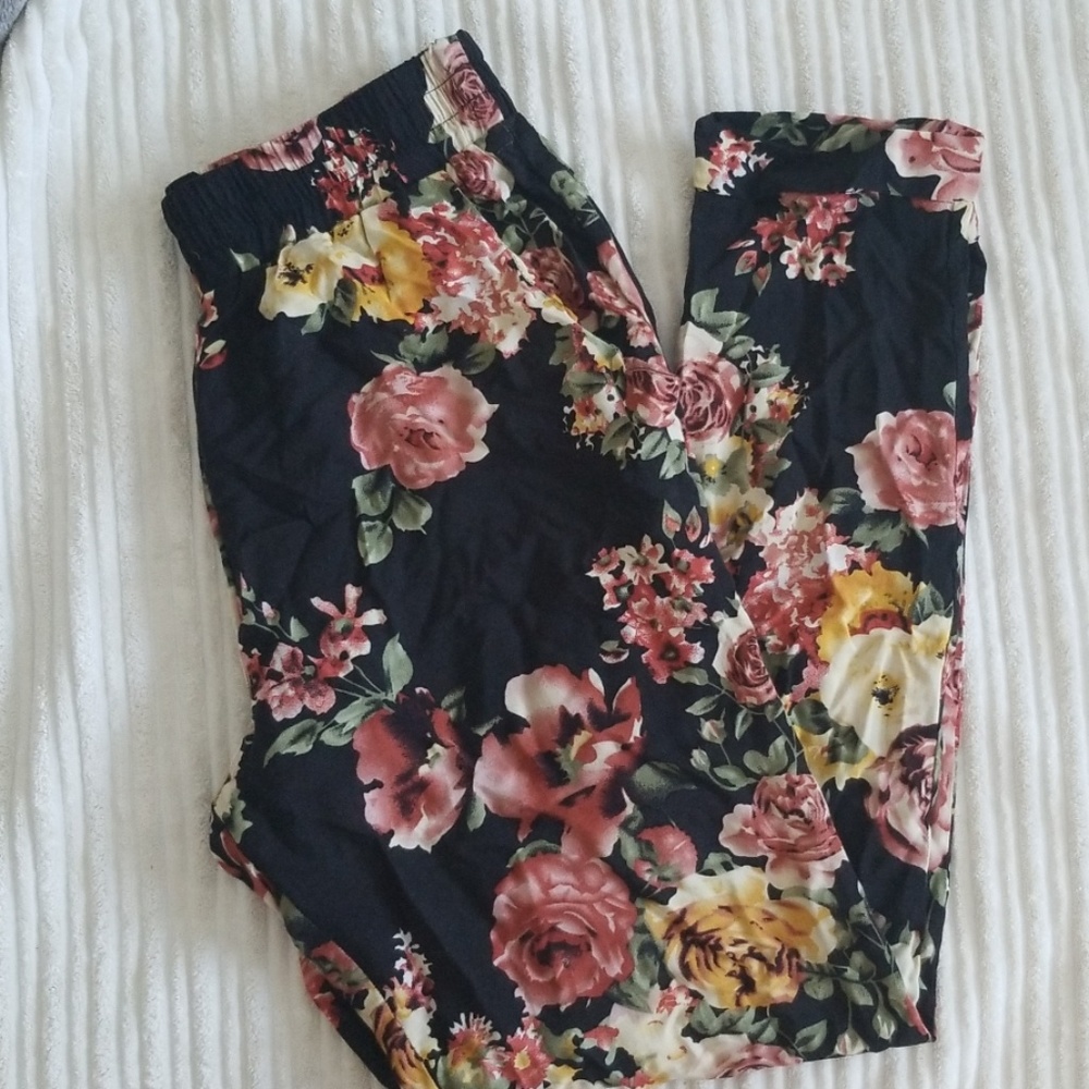 Rose flowy pants